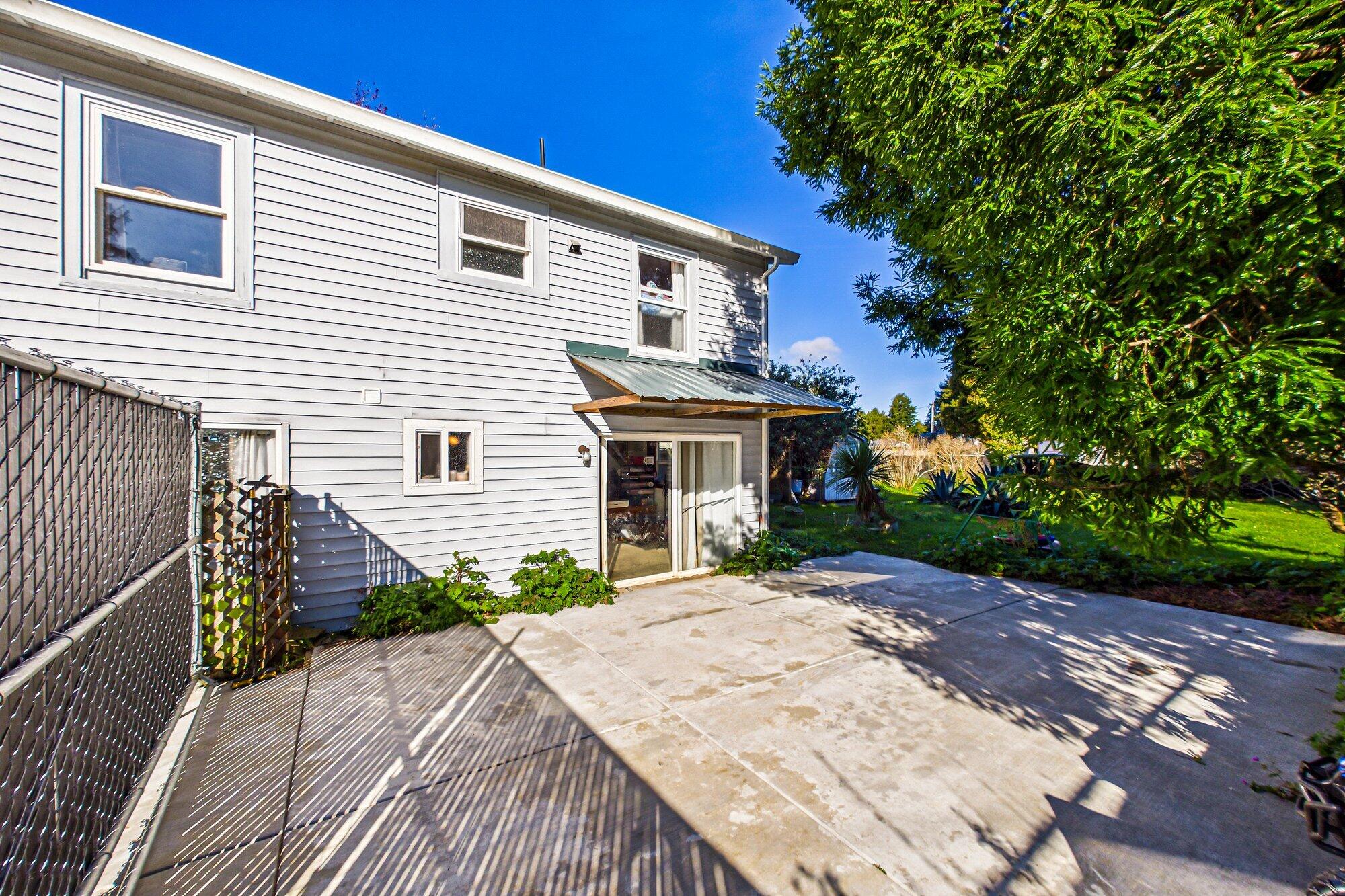 1185 Ridgewood Drive