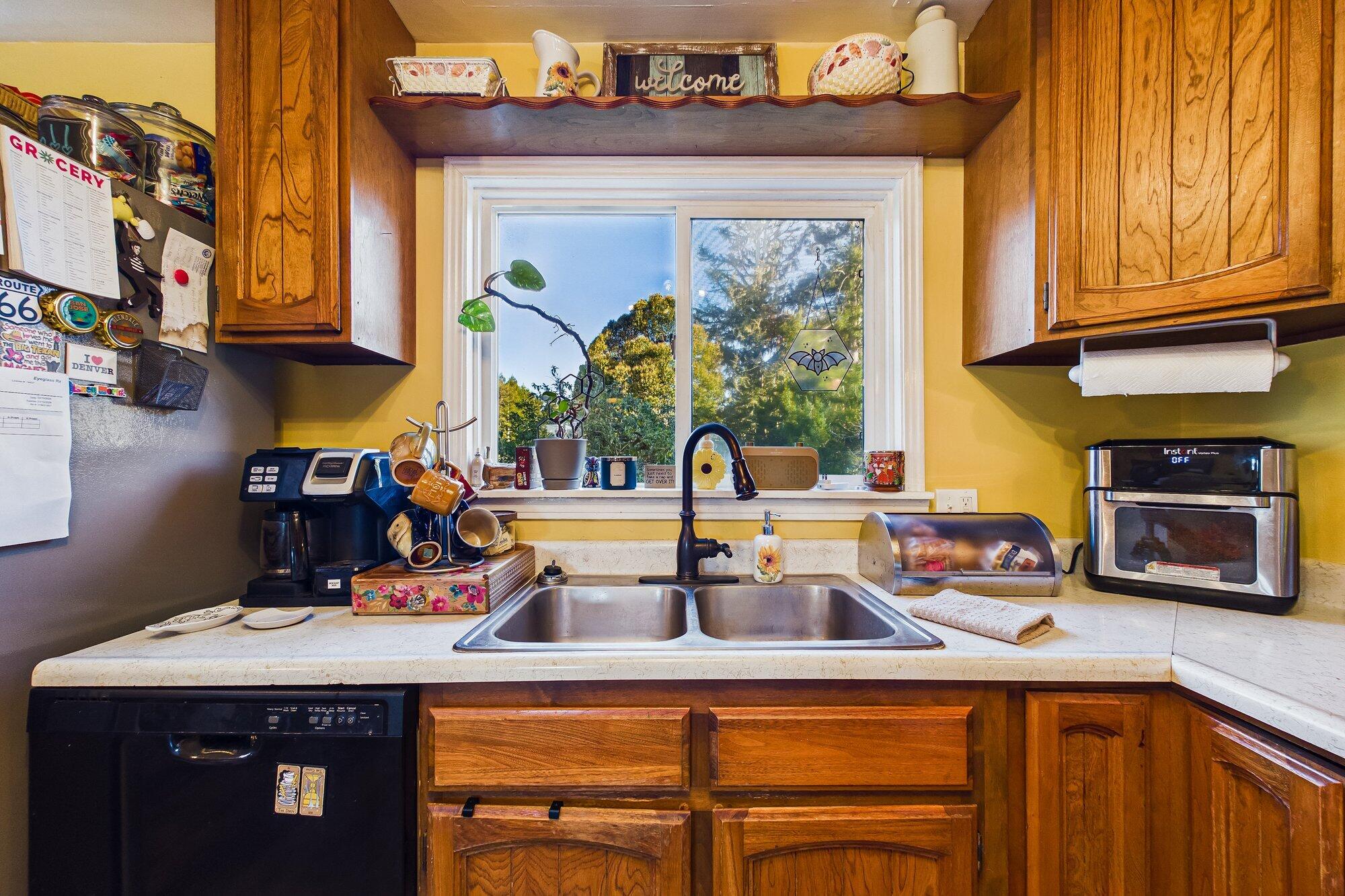 1185 Ridgewood Drive