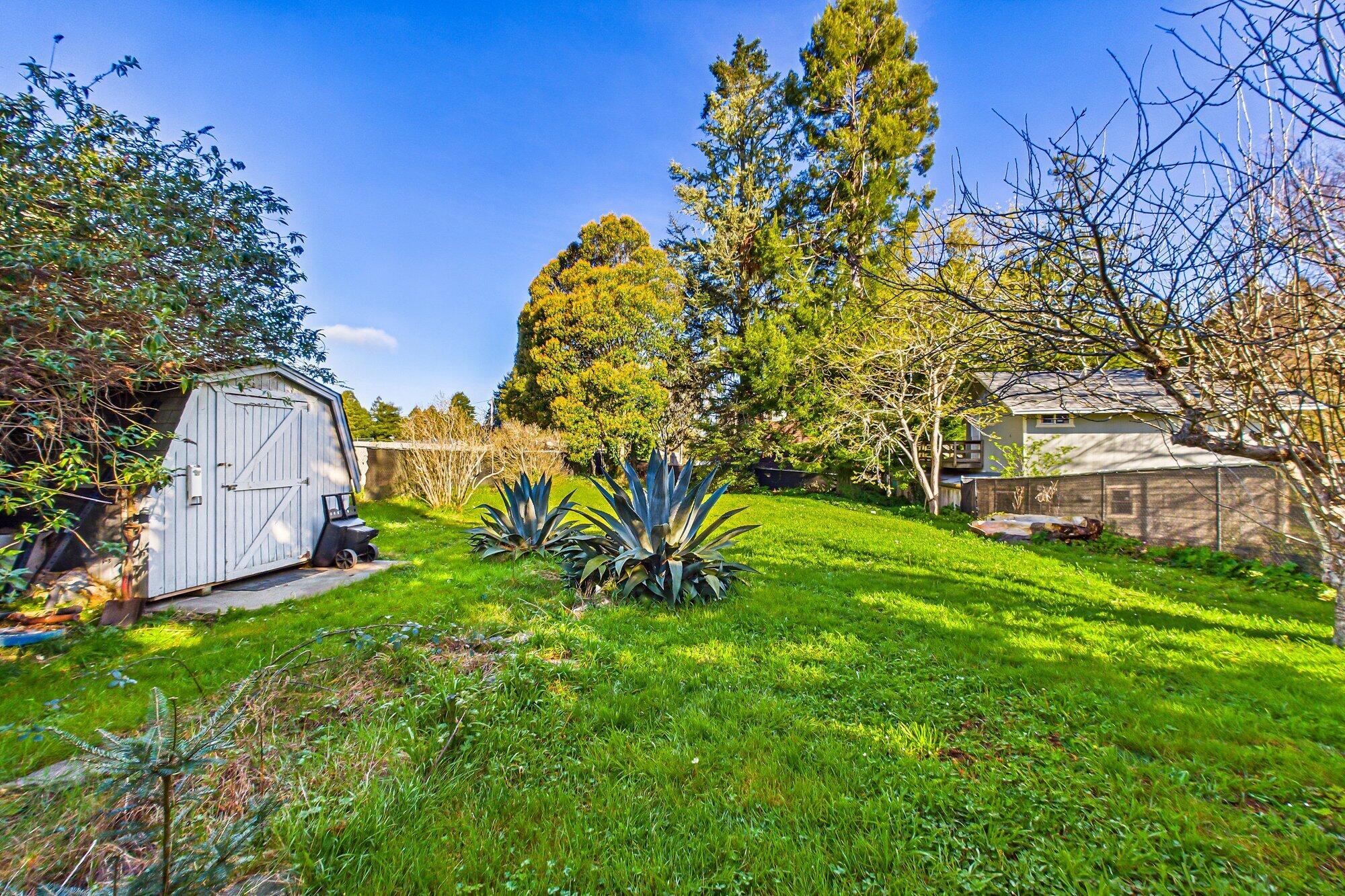 1185 Ridgewood Drive