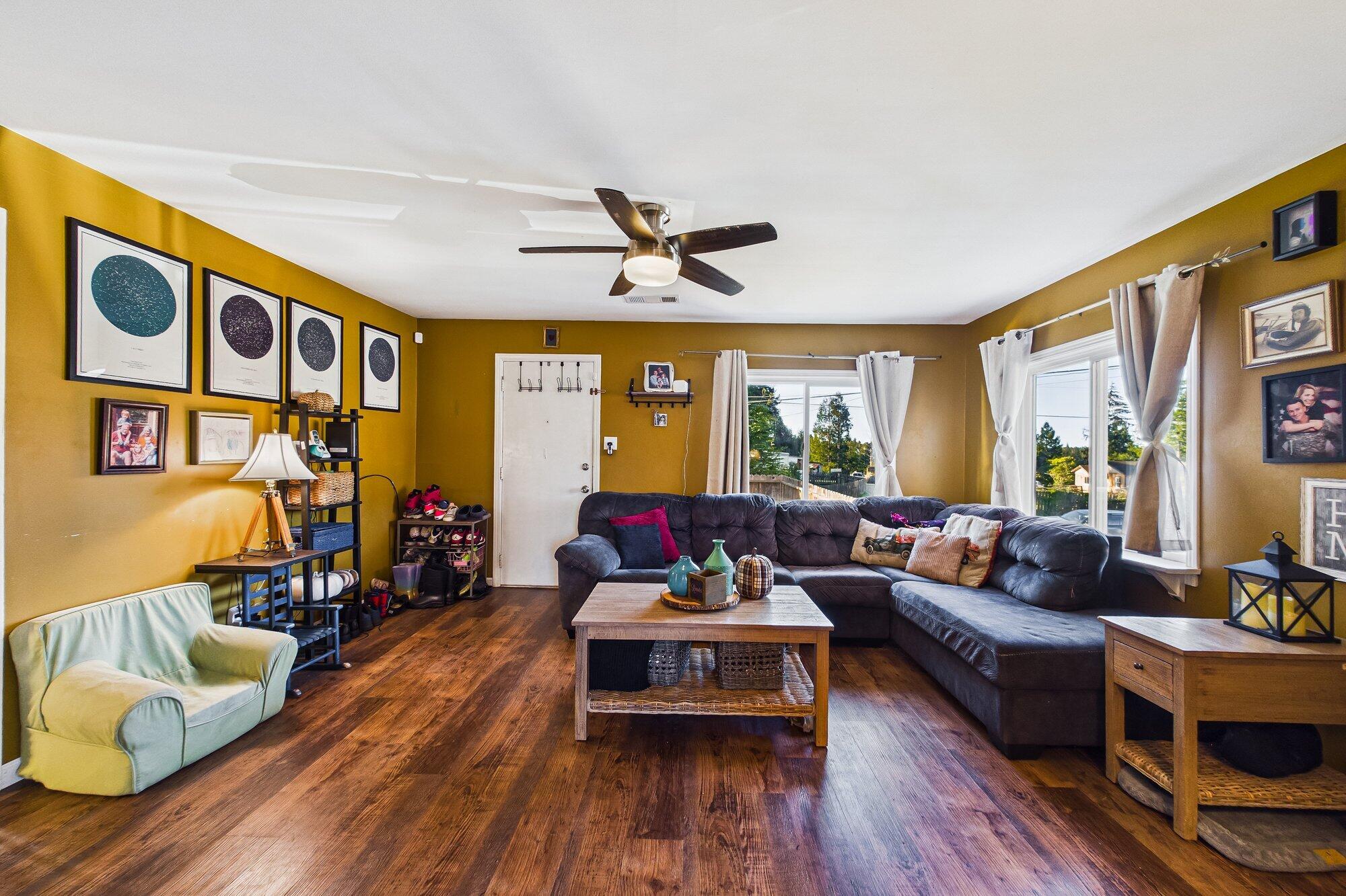 1185 Ridgewood Drive