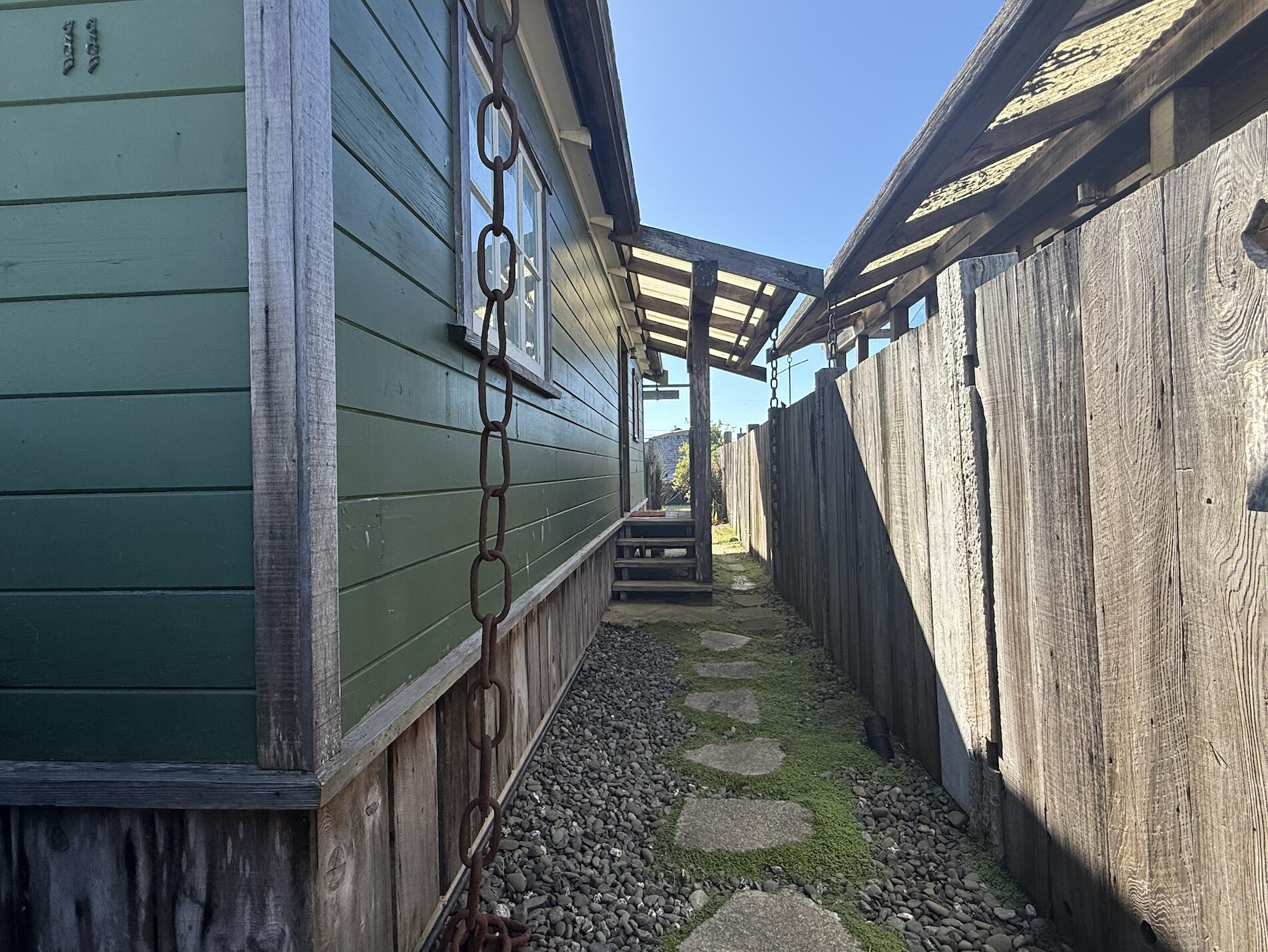 11 Crab Street