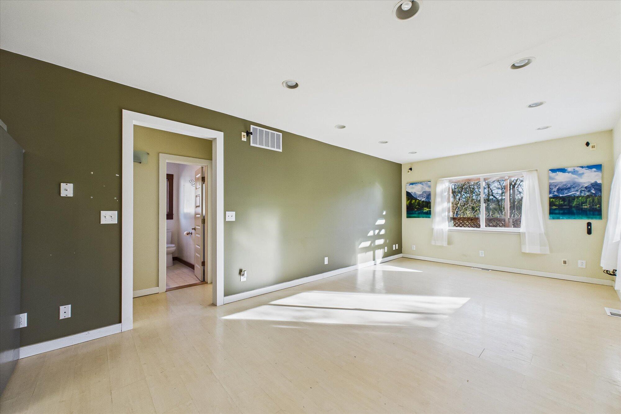887 Fernbridge Drive