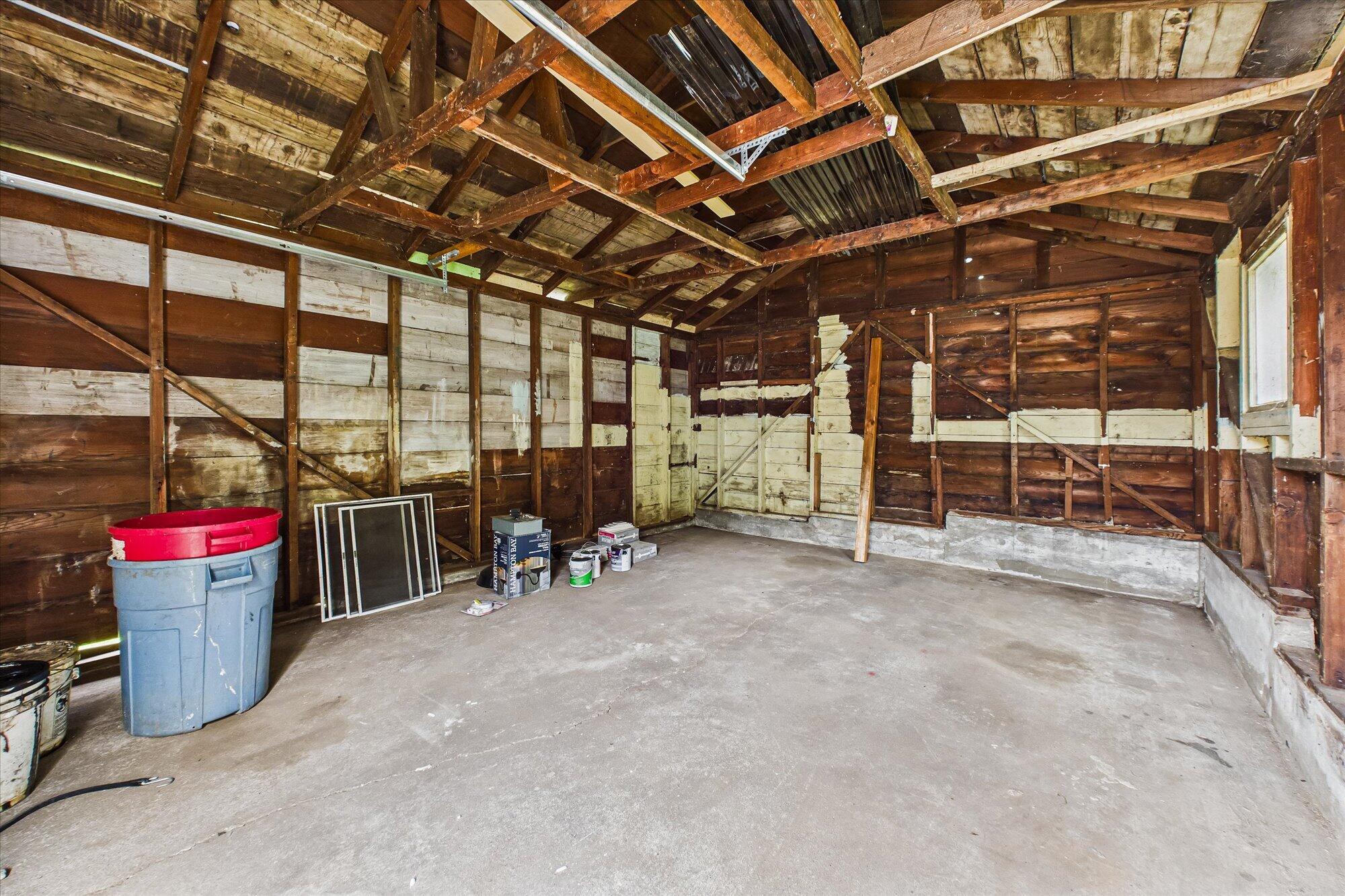 355 Douglas Street