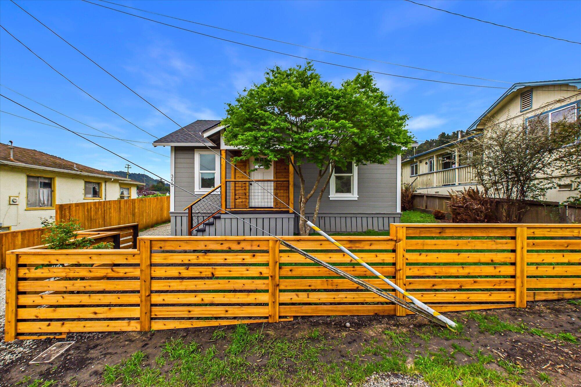 355 Douglas Street