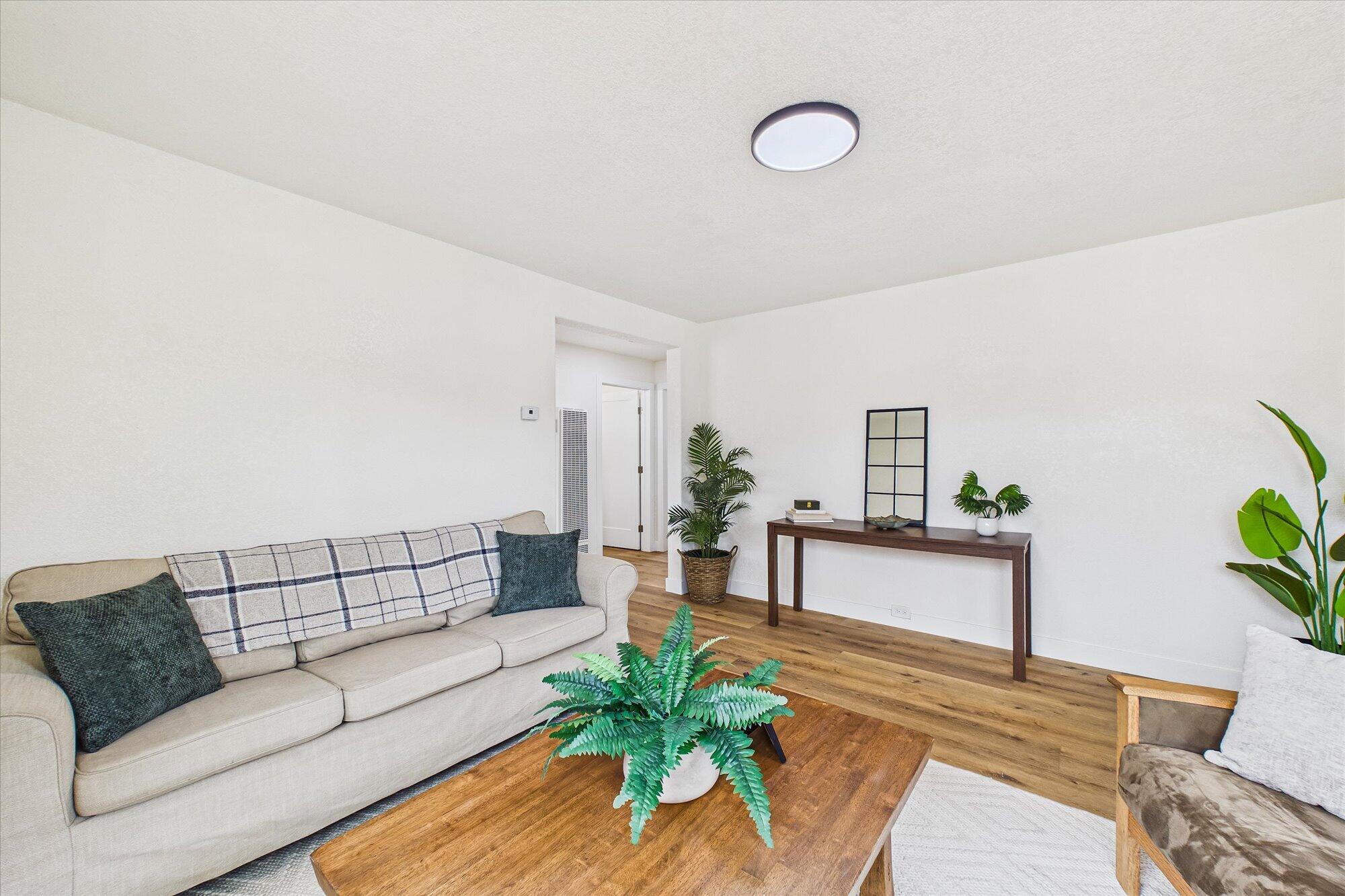 355 Douglas Street