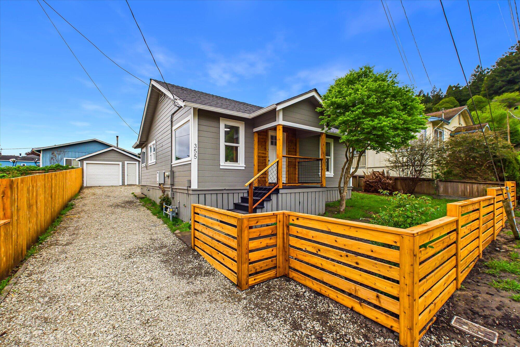 355 Douglas Street