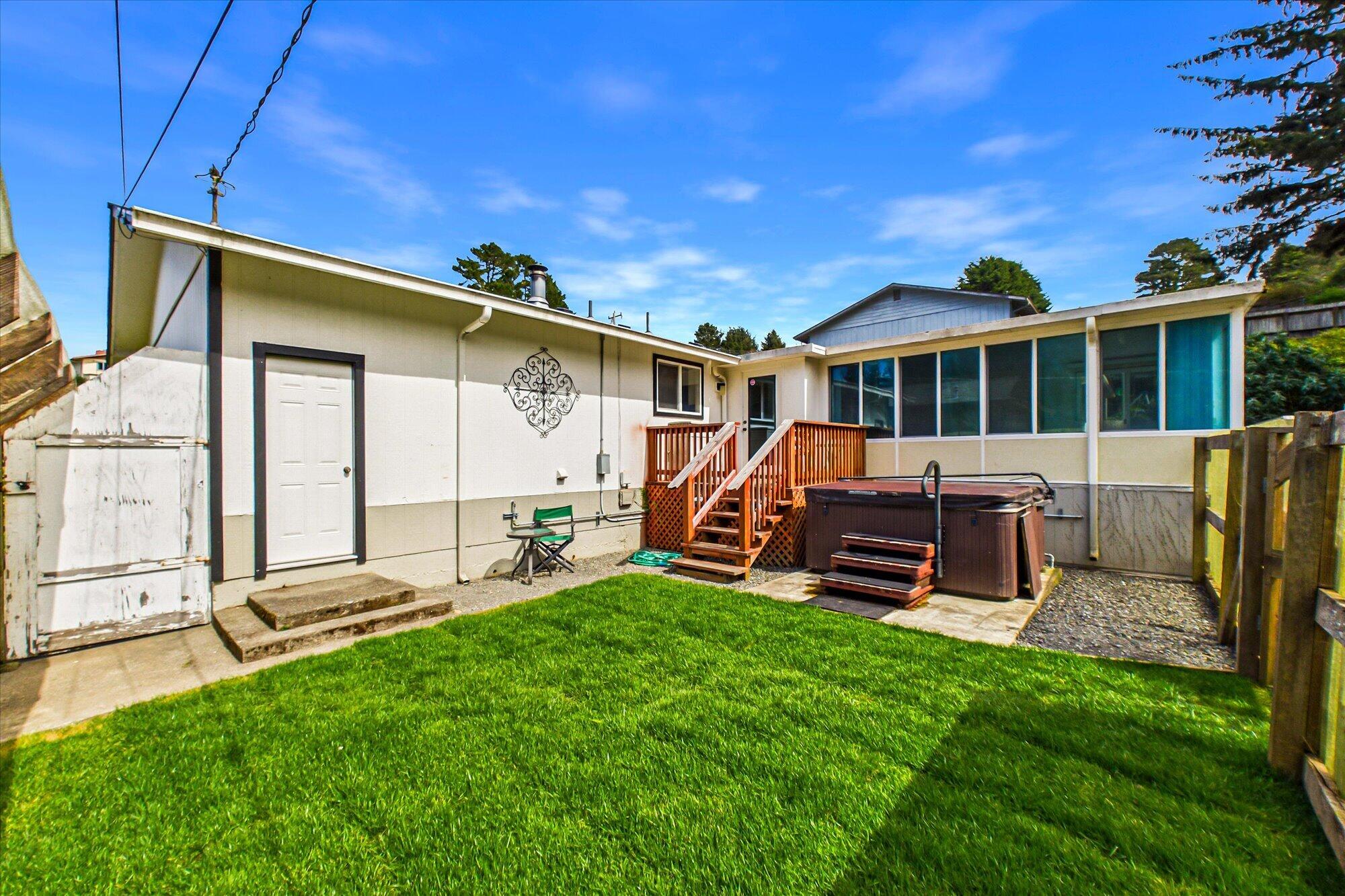 2232 Parkwood Boulevard