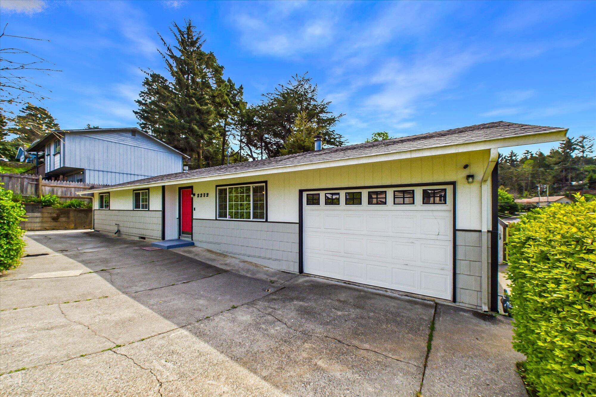 2232 Parkwood Boulevard