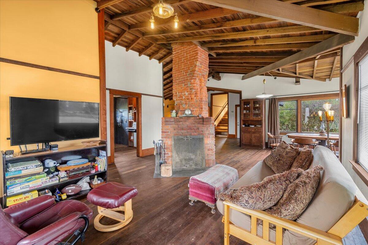 386 Loleta Drive