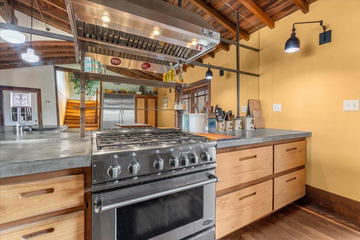 386 Loleta Drive