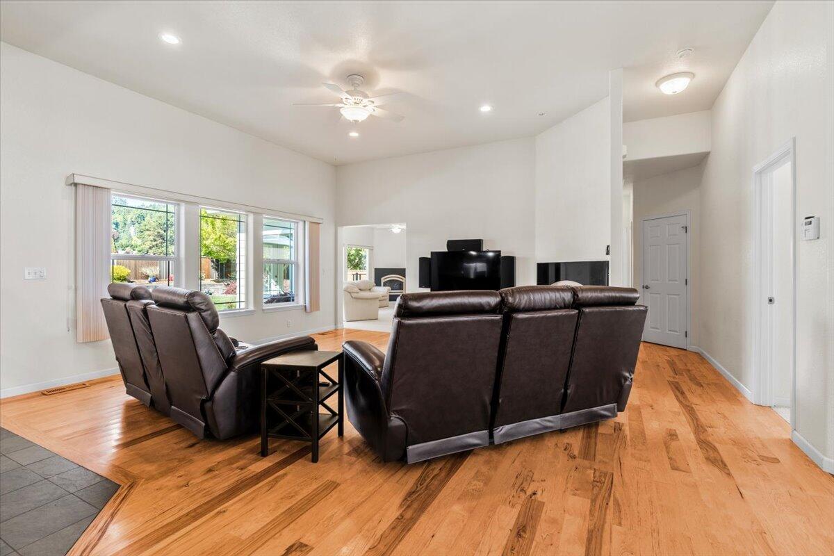 1163 Elizabeth Barcus Way