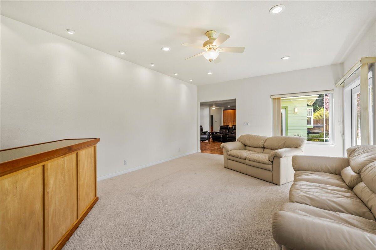 1163 Elizabeth Barcus Way