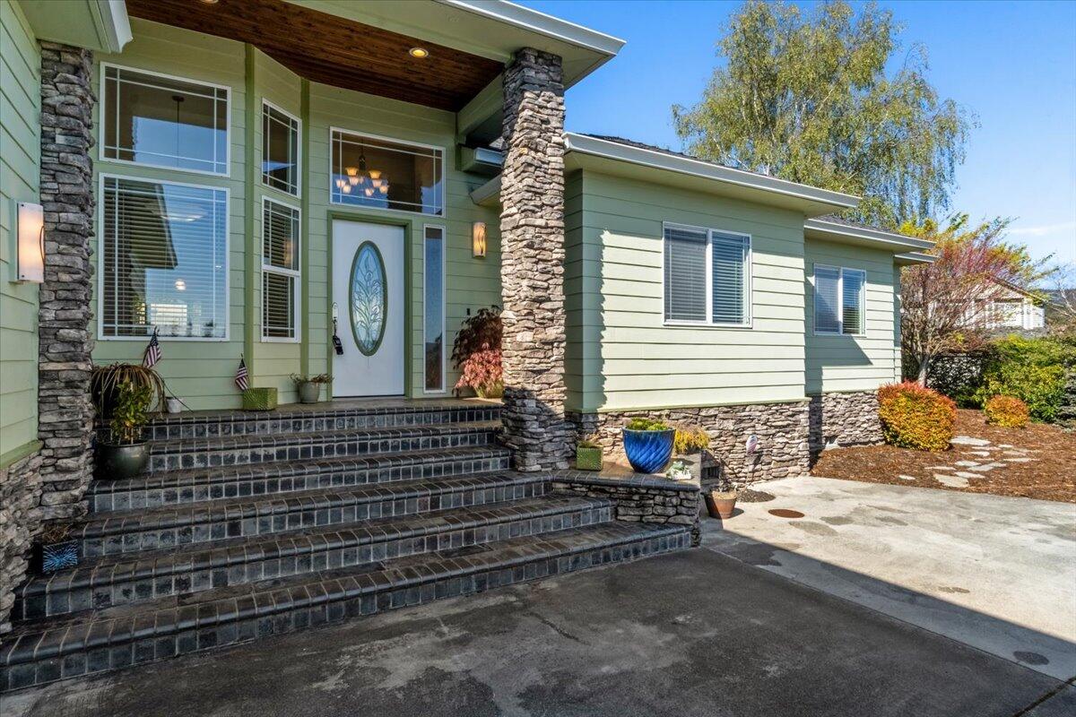 1163 Elizabeth Barcus Way