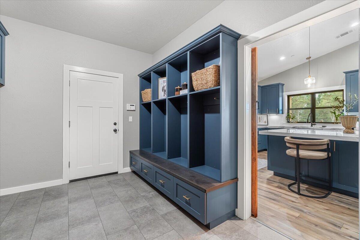 3092 Willis Lane