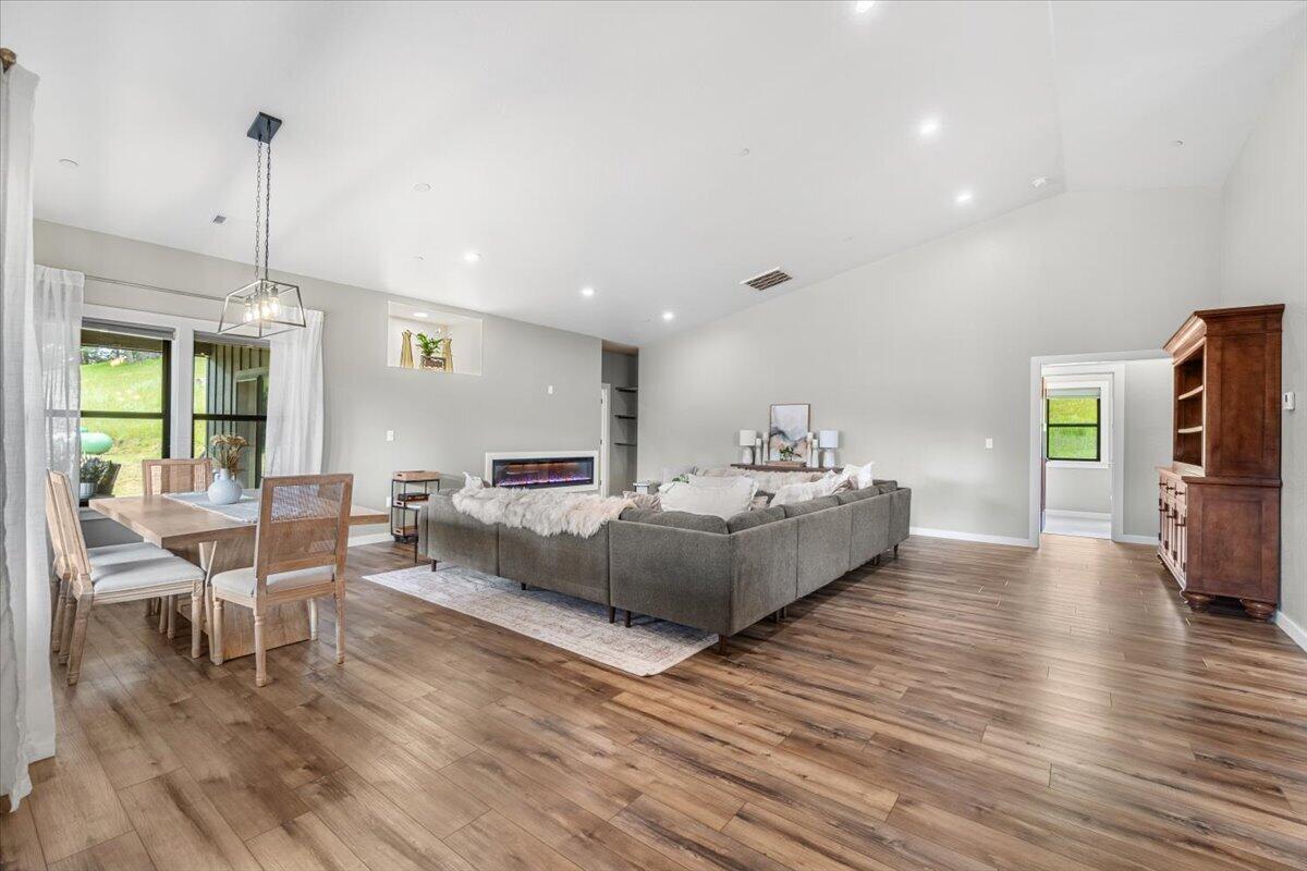 3092 Willis Lane