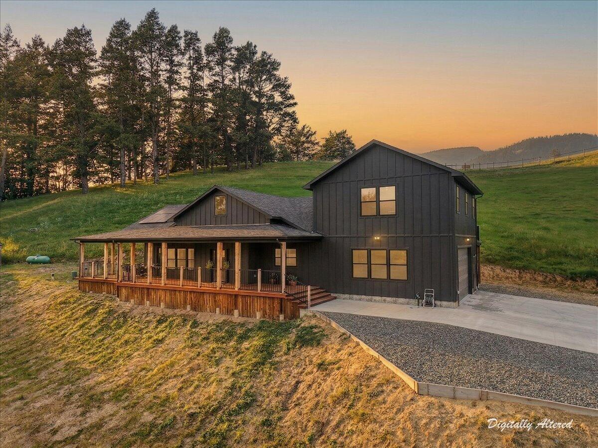 3092 Willis Lane