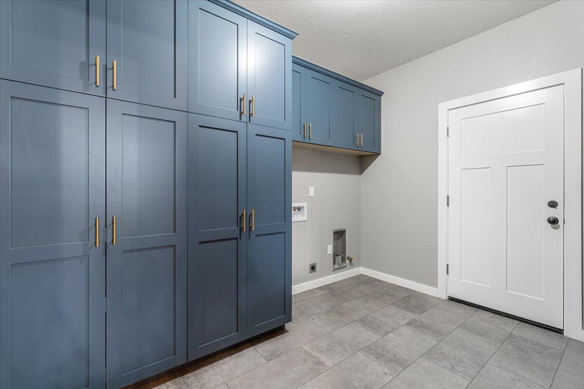 3092 Willis Lane