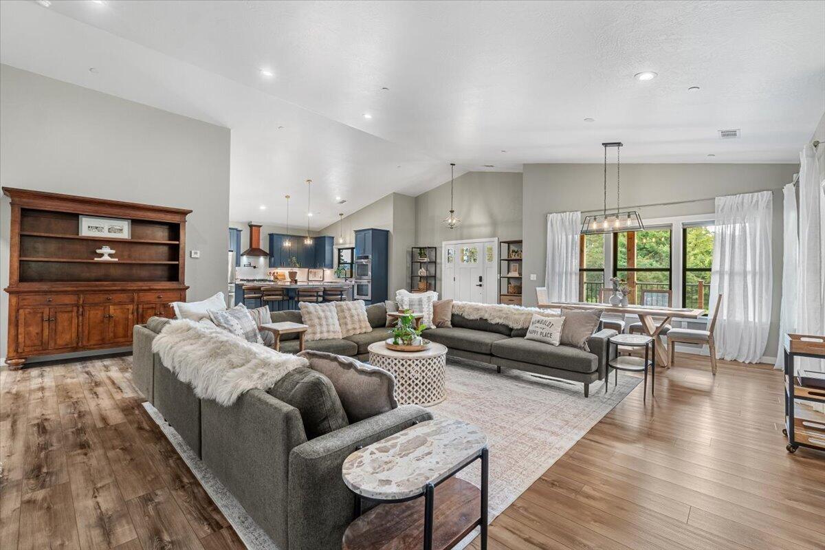 3092 Willis Lane