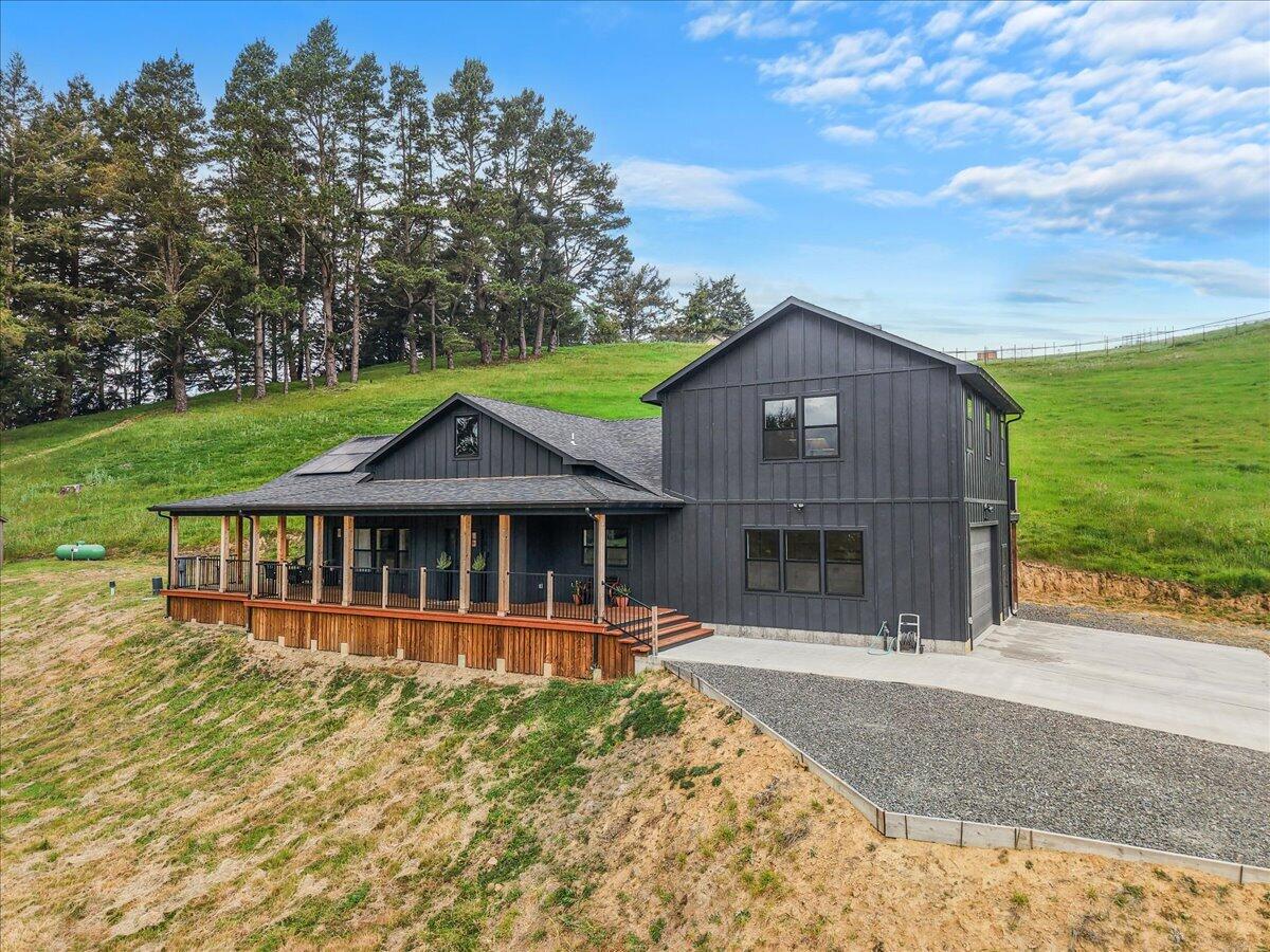 3092 Willis Lane