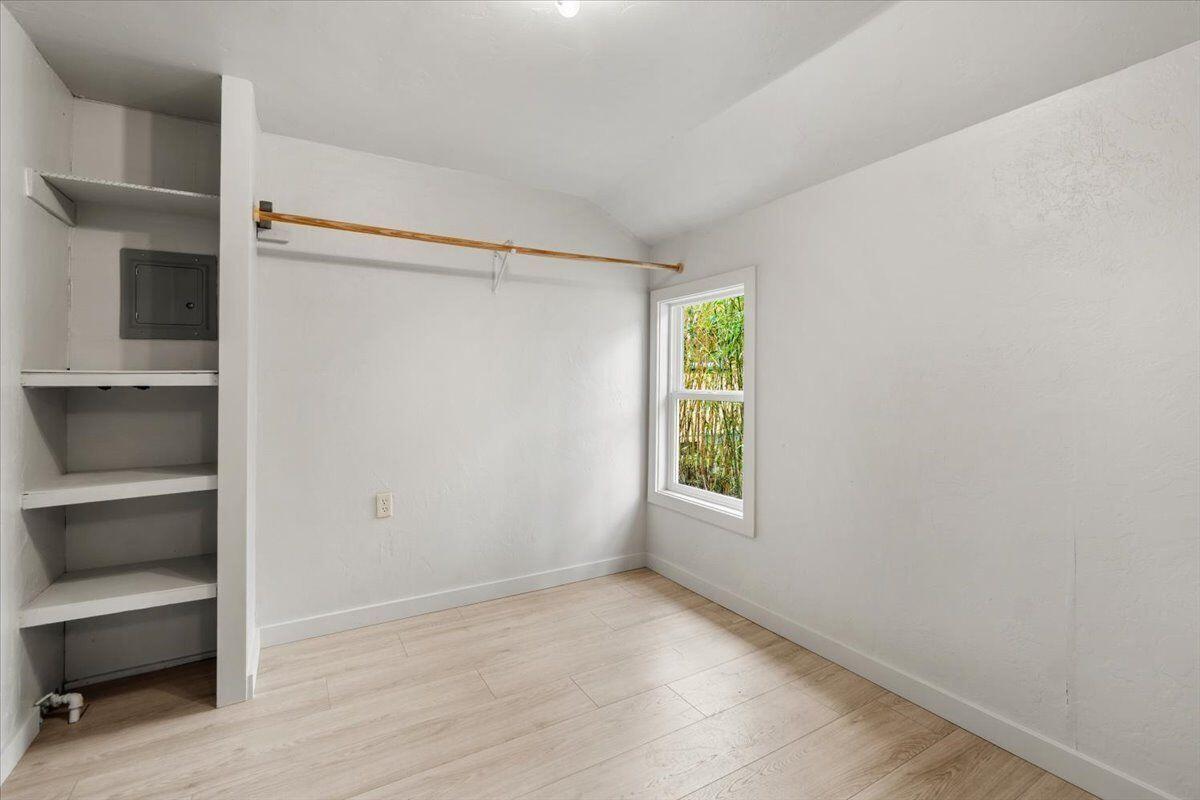 1433 Freshwater Road