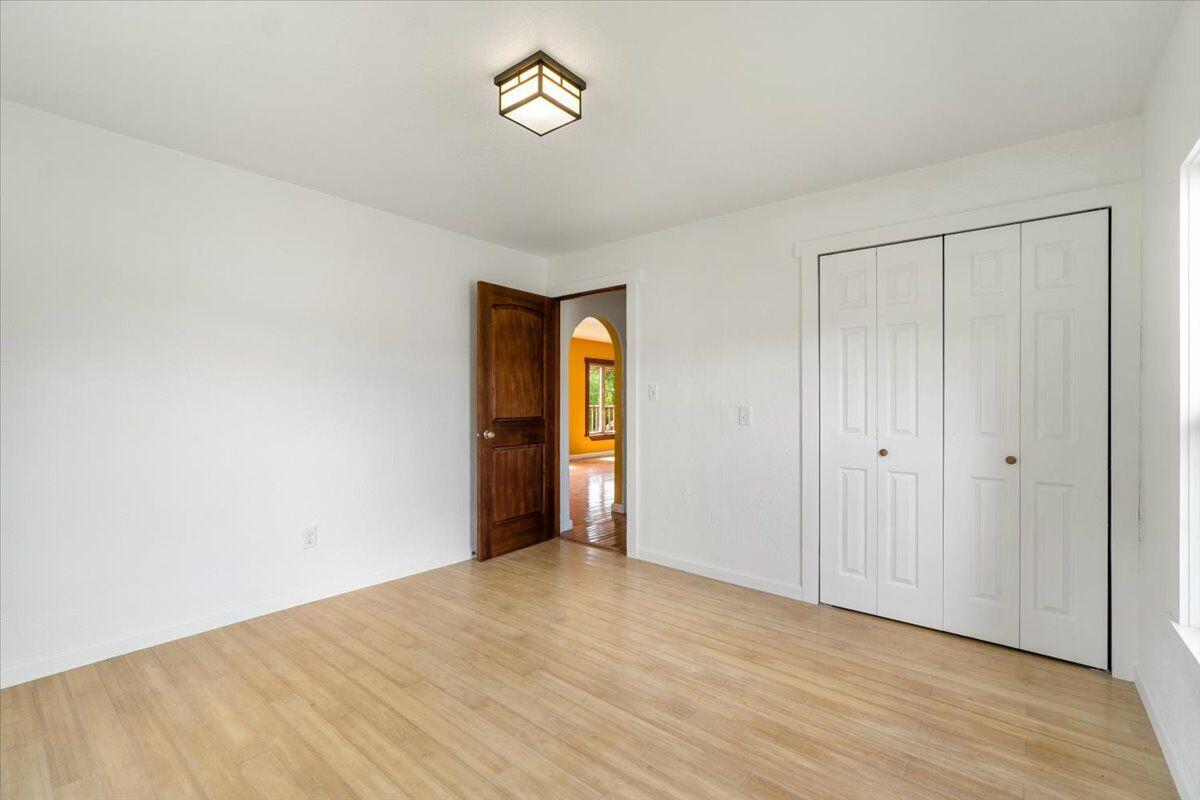 1433 Freshwater Road