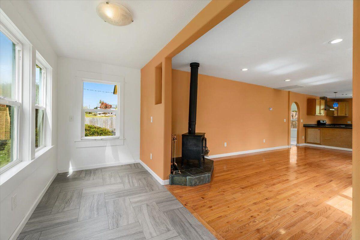 1433 Freshwater Road