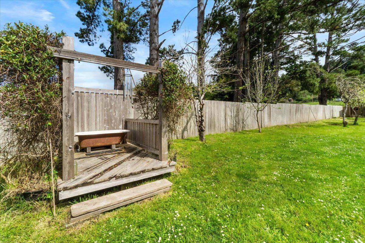 1433 Freshwater Road