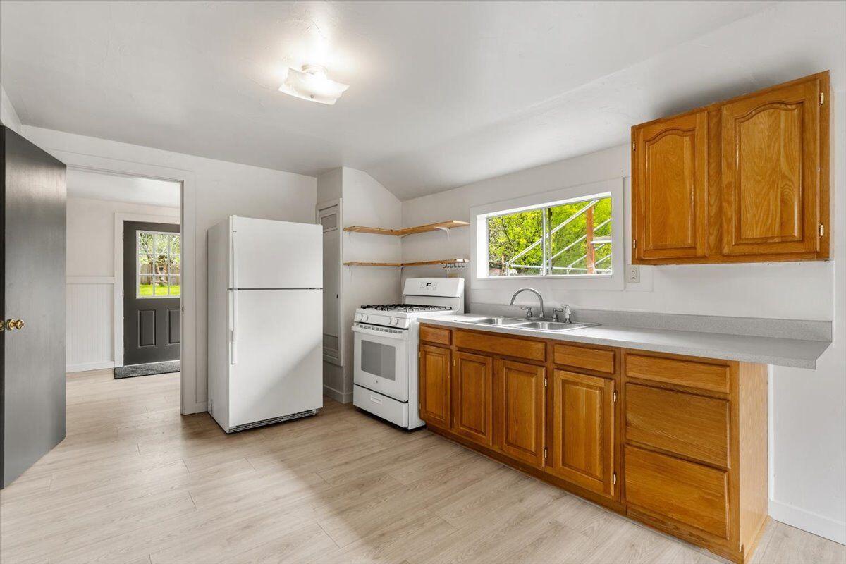 1433 Freshwater Road