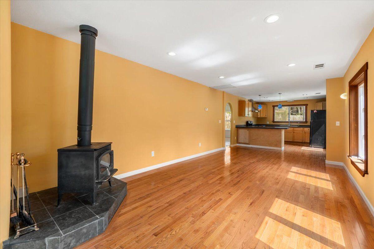 1433 Freshwater Road