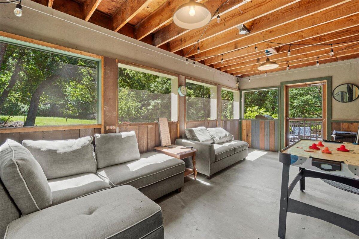 61 Sunset Place
