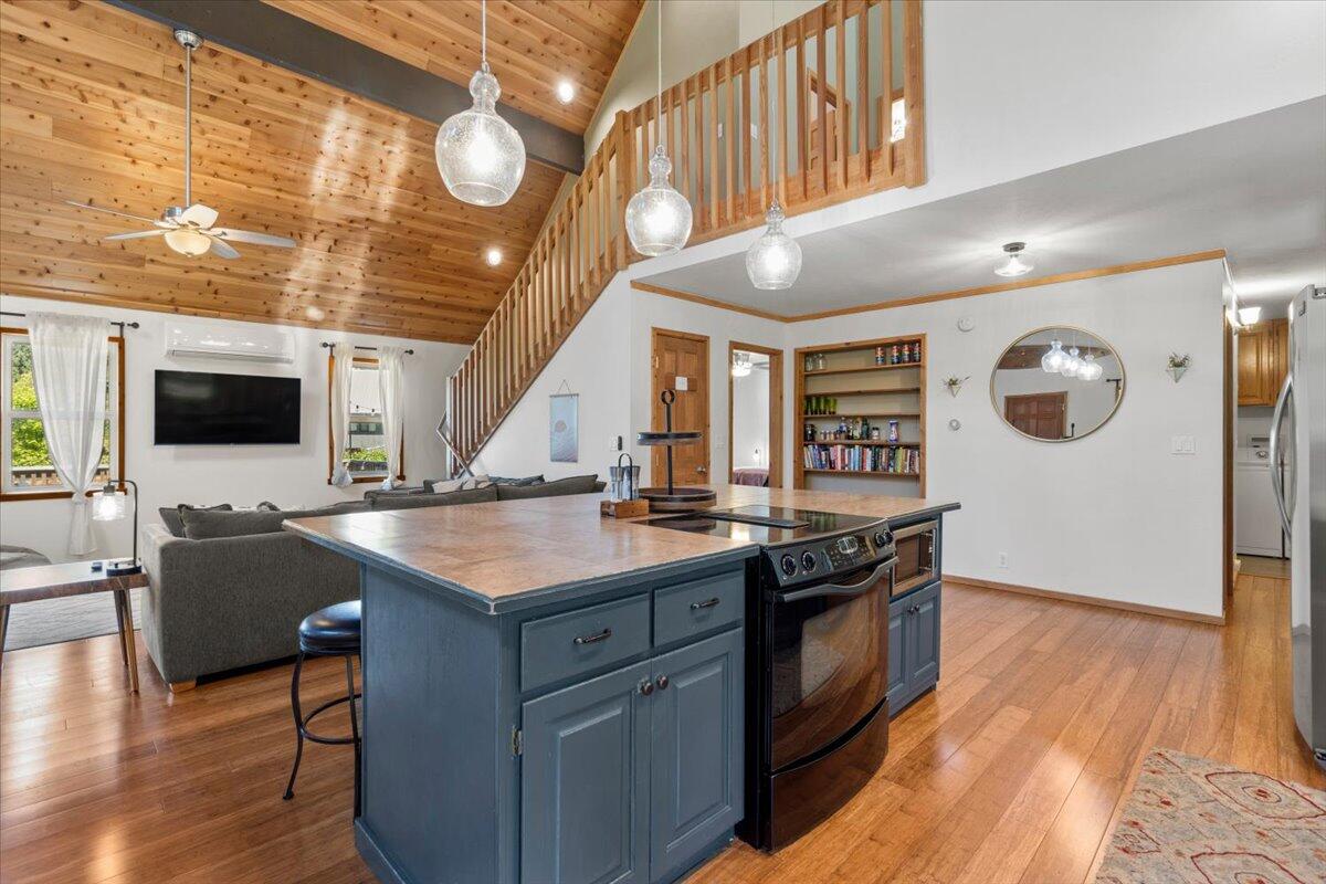 61 Sunset Place