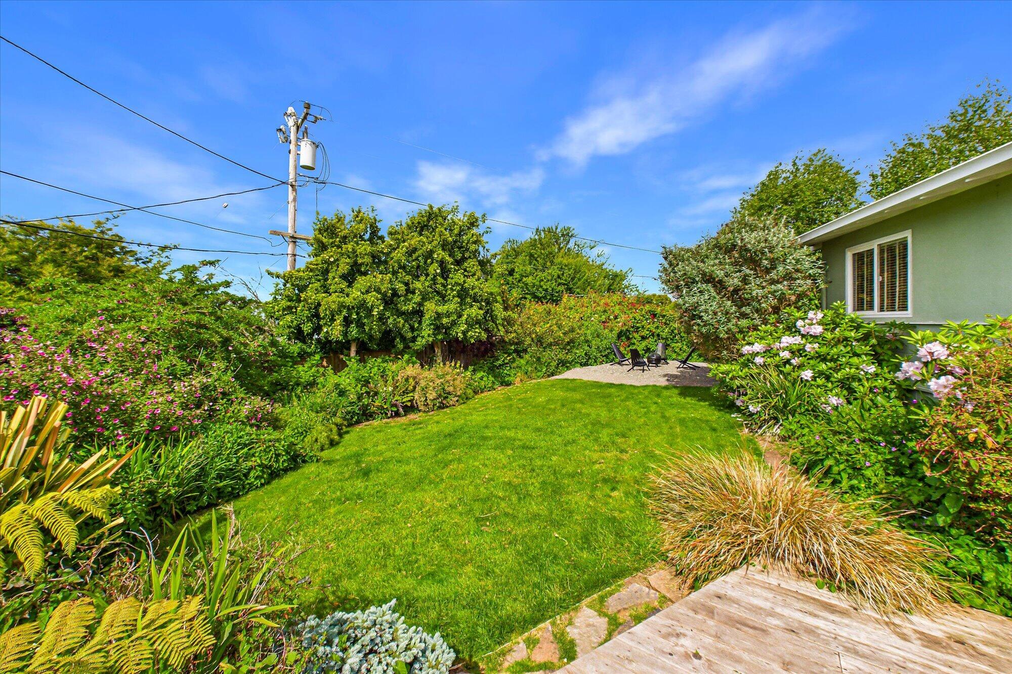 2561 Donna Drive