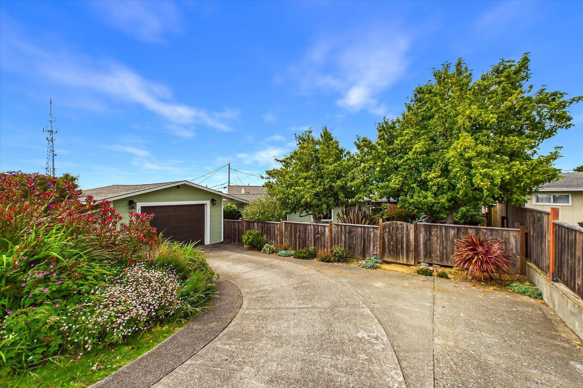 2561 Donna Drive