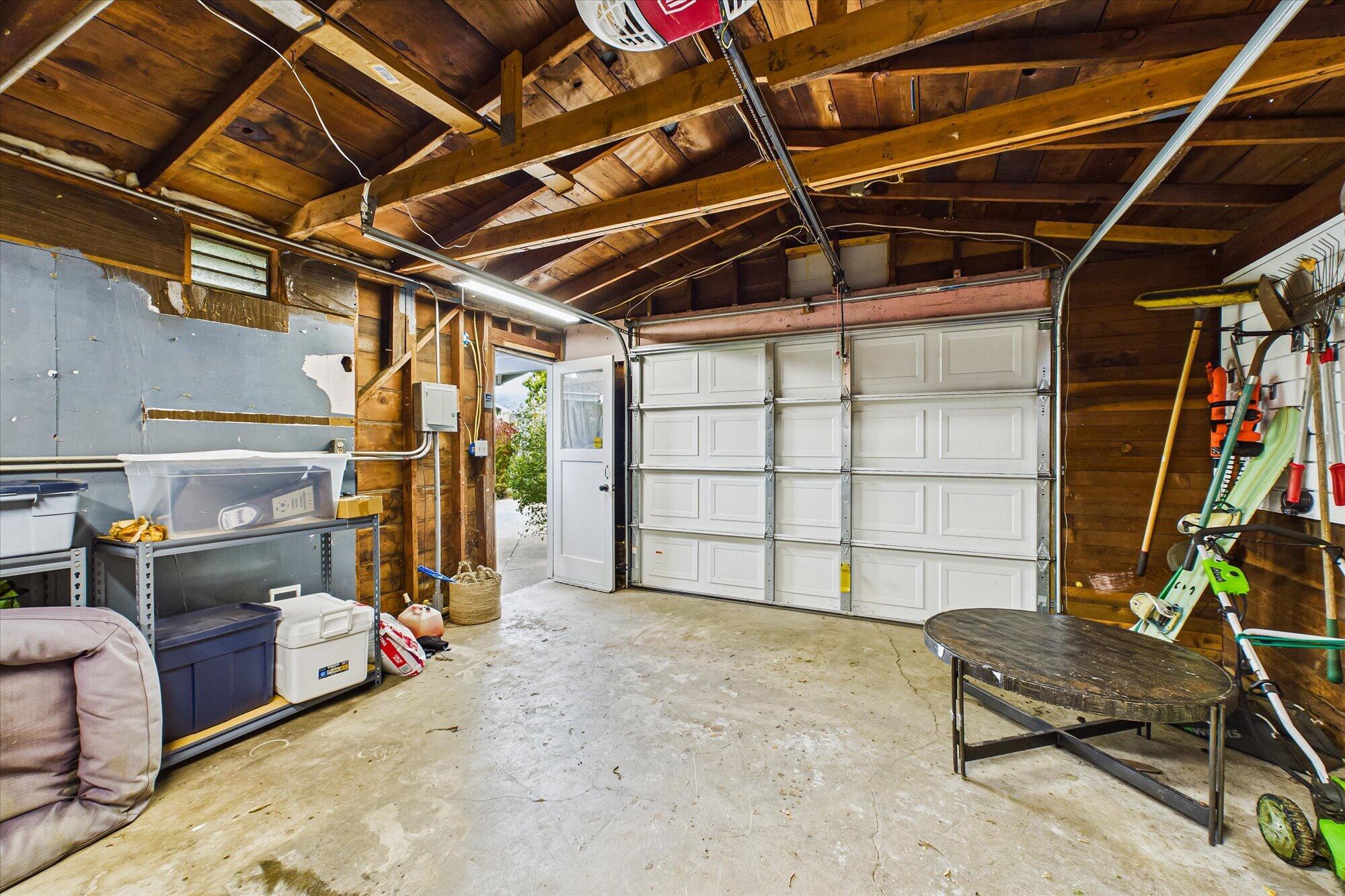 2561 Donna Drive