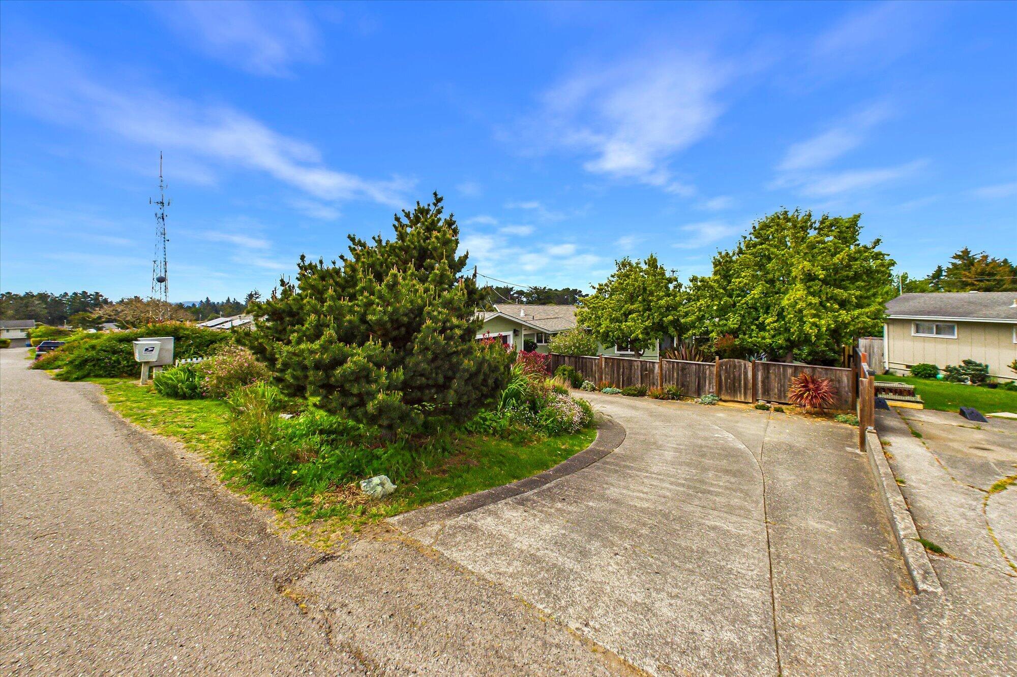 2561 Donna Drive