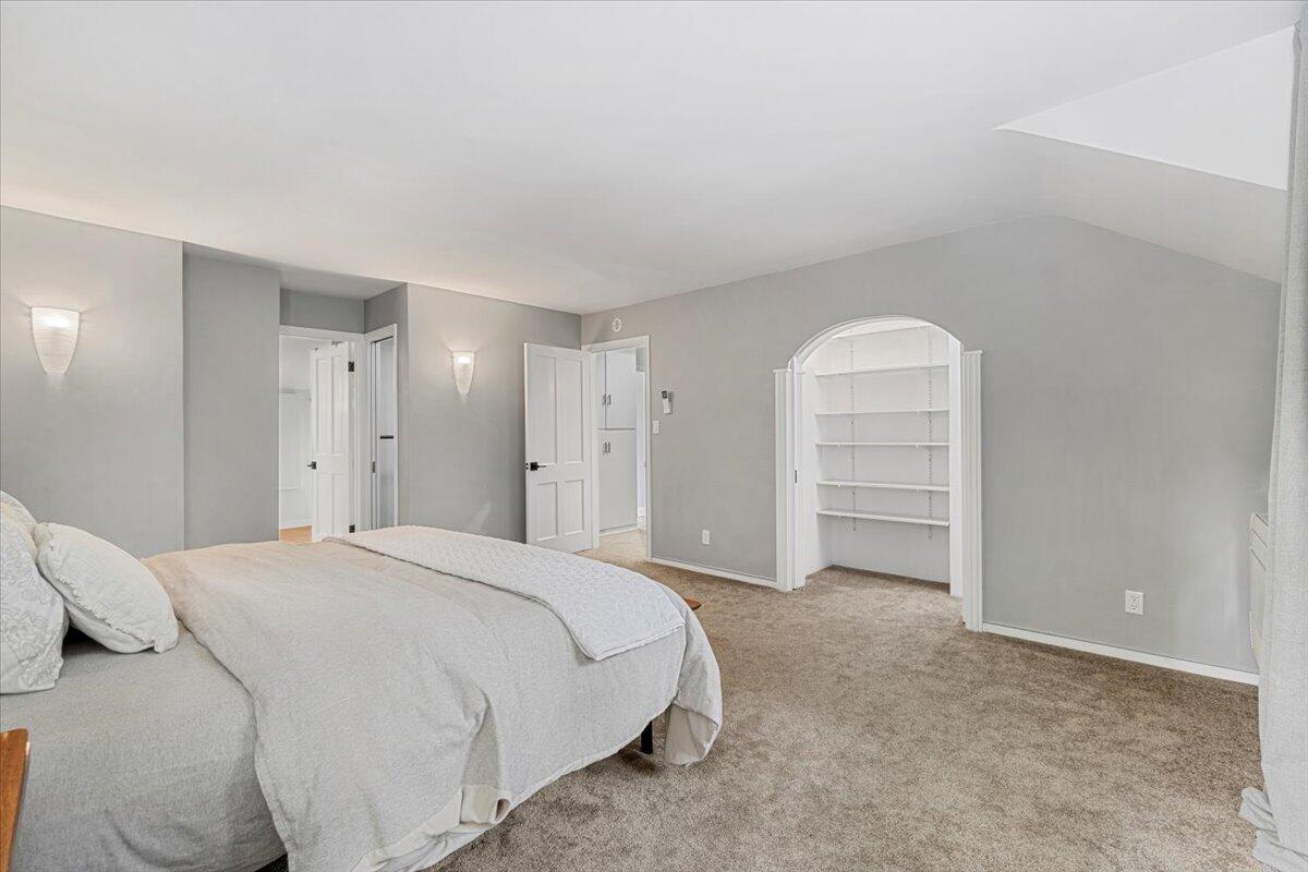 422 Shirley Boulevard