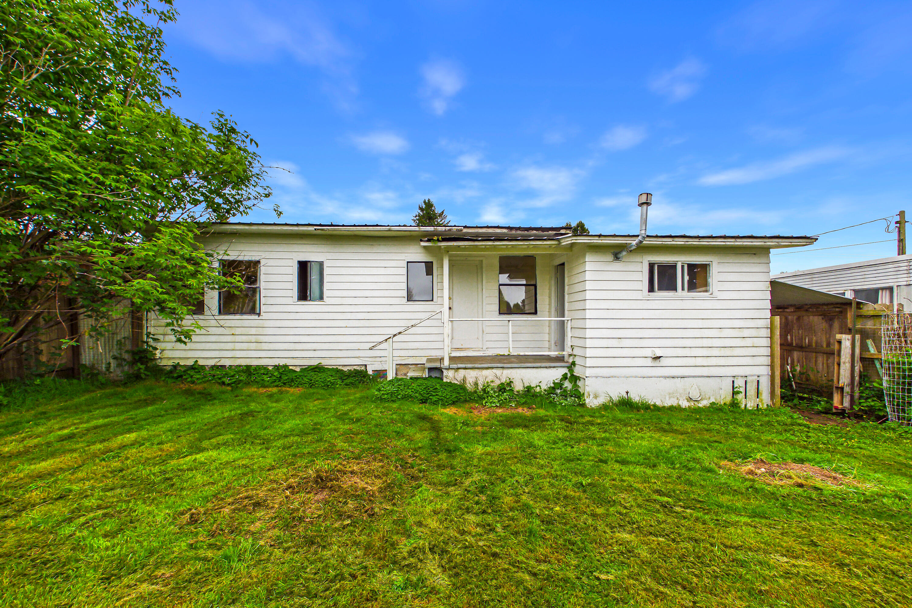 829/831 Westgate Drive