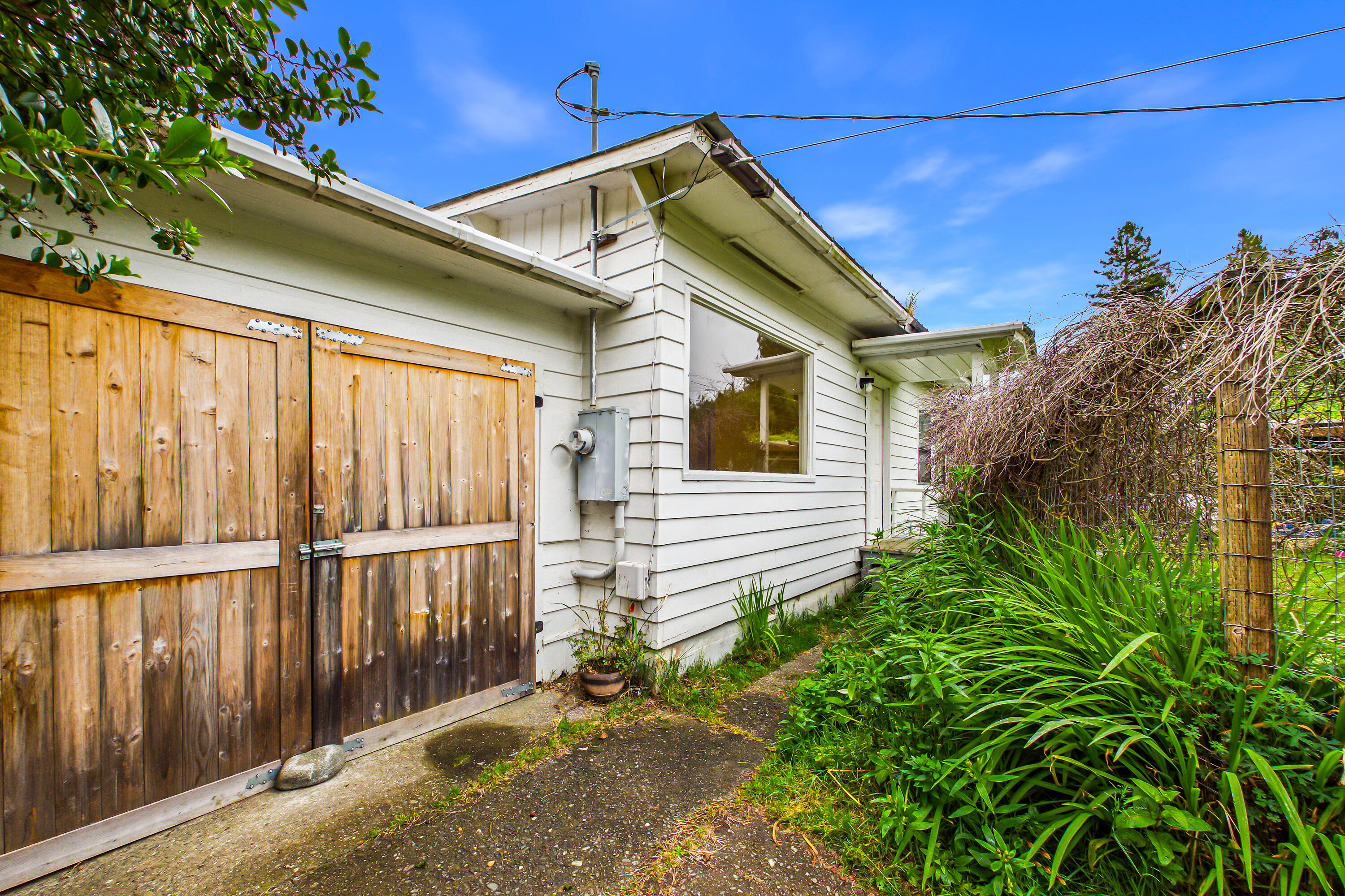829/831 Westgate Drive