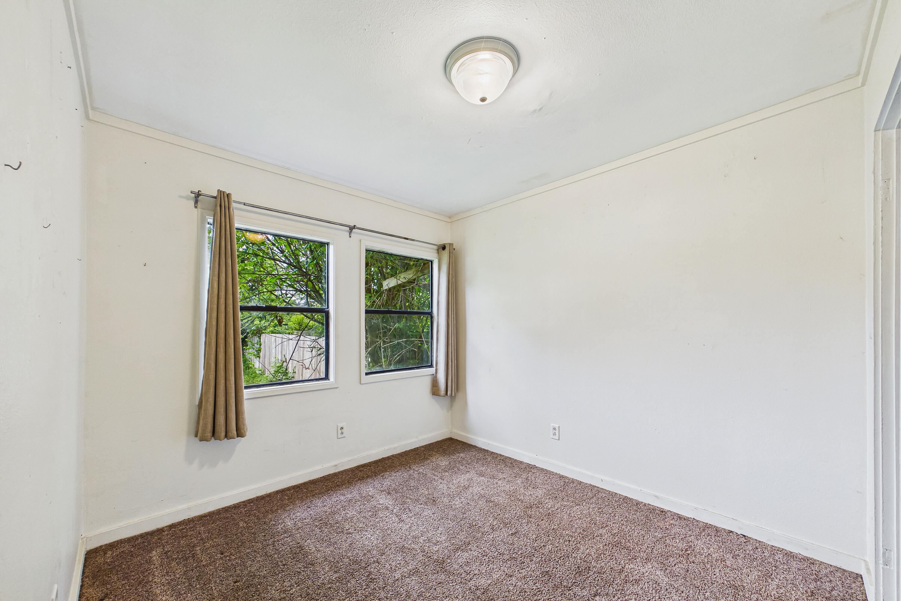 829/831 Westgate Drive
