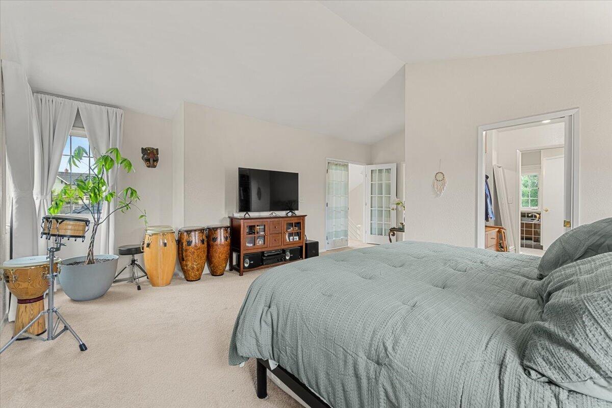 521 Nob Hill Road