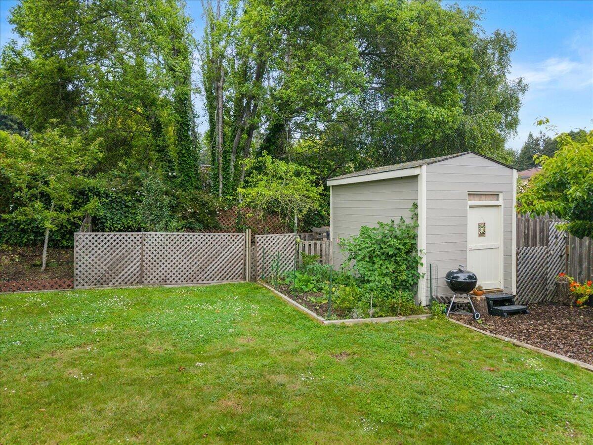 521 Nob Hill Road