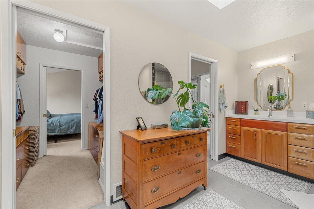 521 Nob Hill Road
