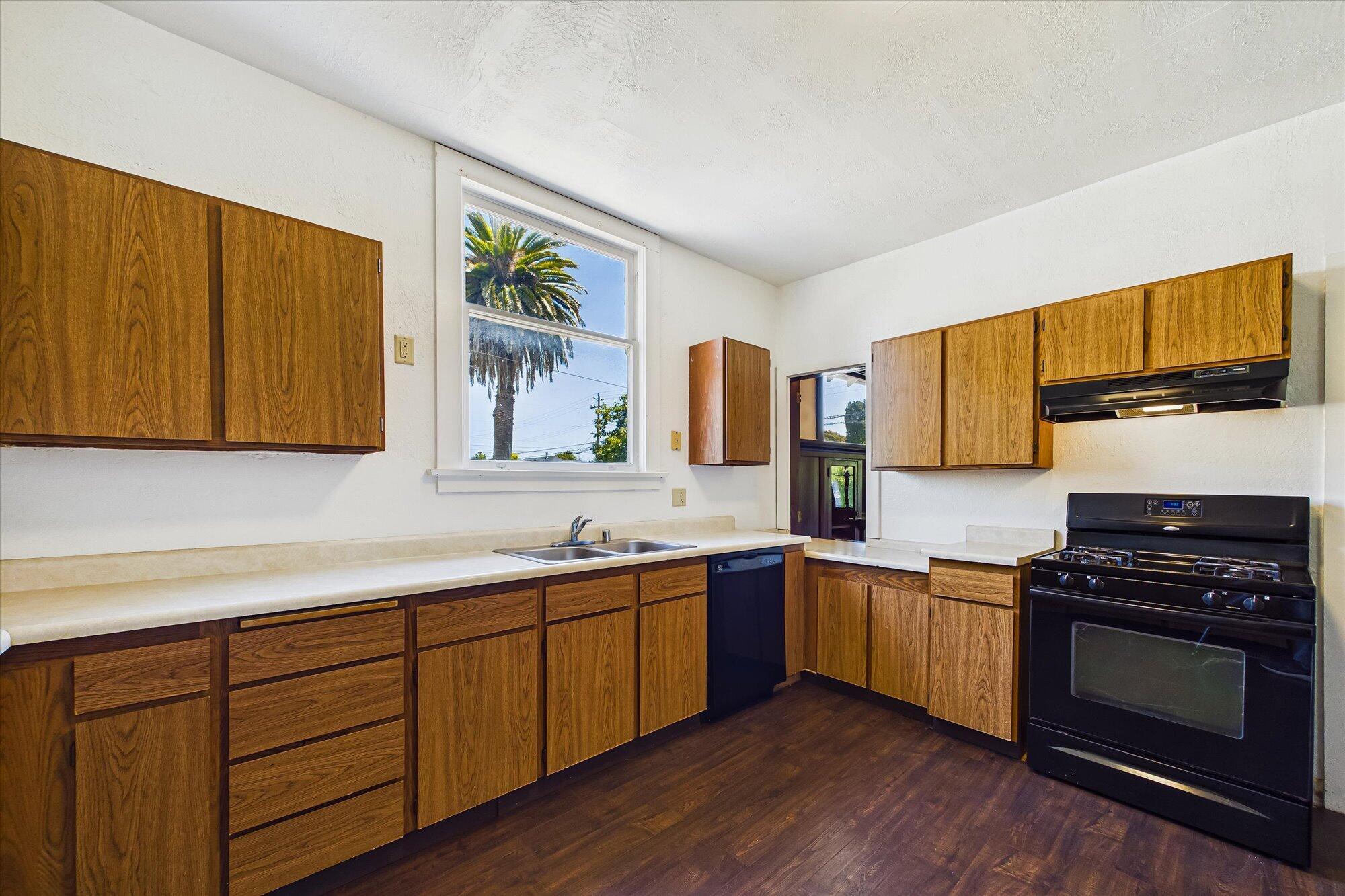 1215 8th Street