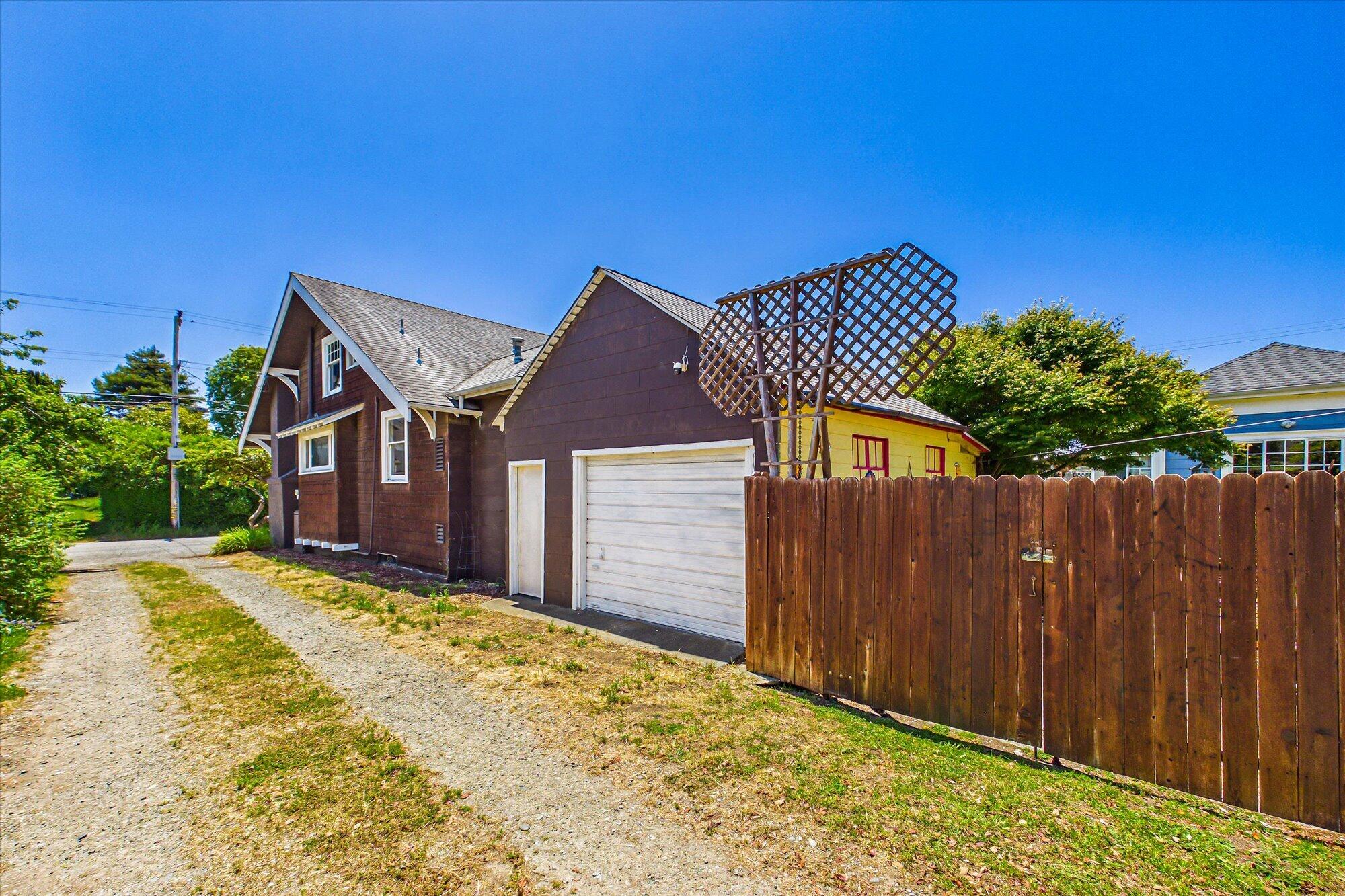 1215 8th Street
