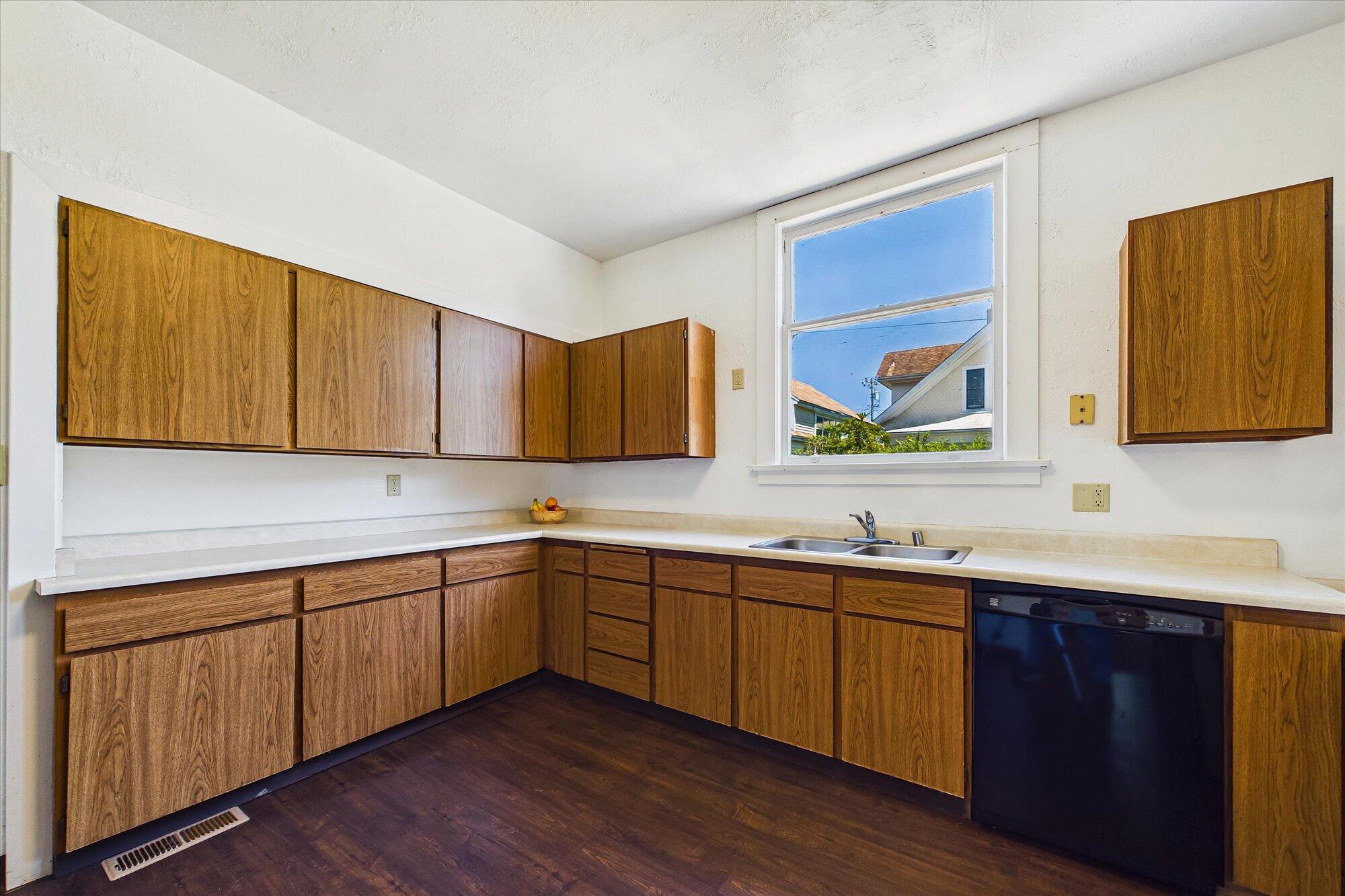 1215 8th Street