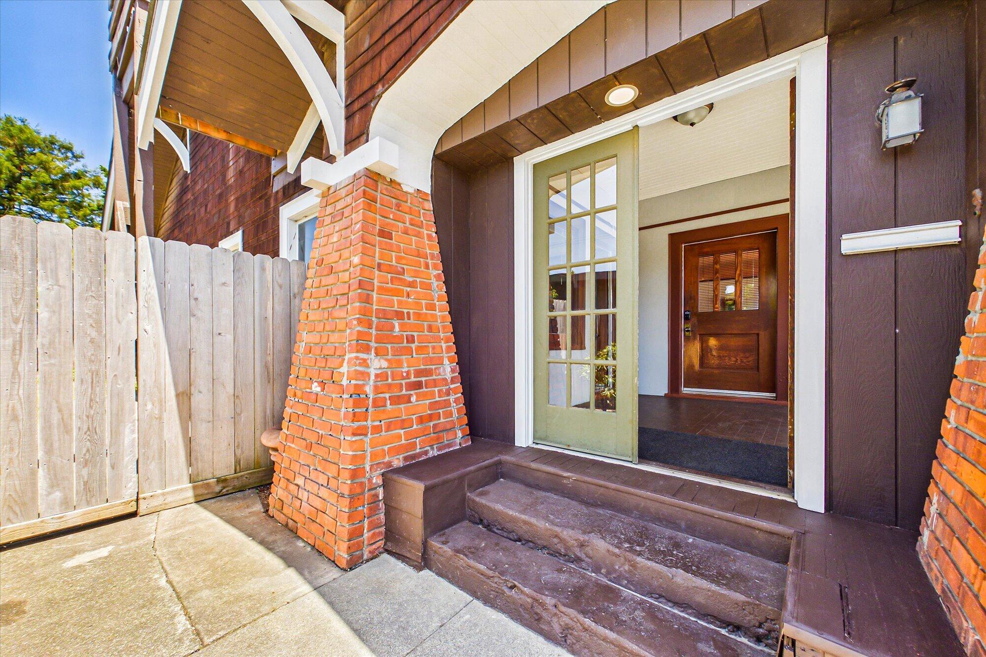 1215 8th Street