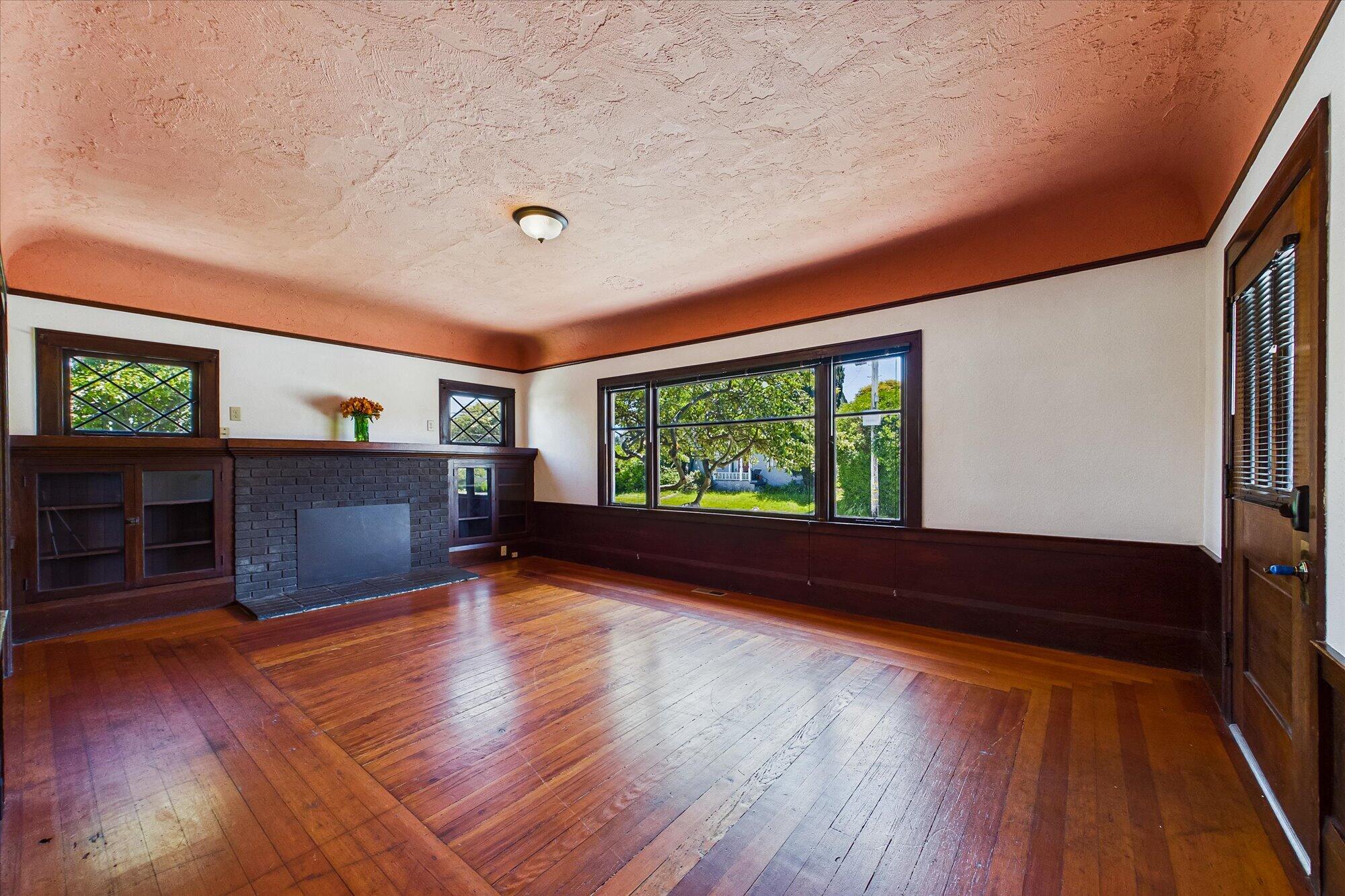 1215 8th Street
