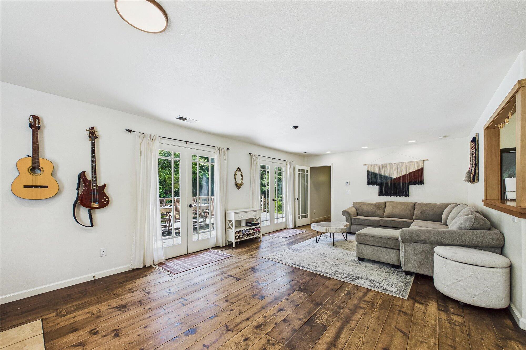 130 Carlson Lane