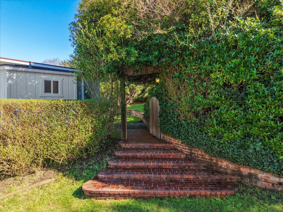 6481 Humboldt Hill Road