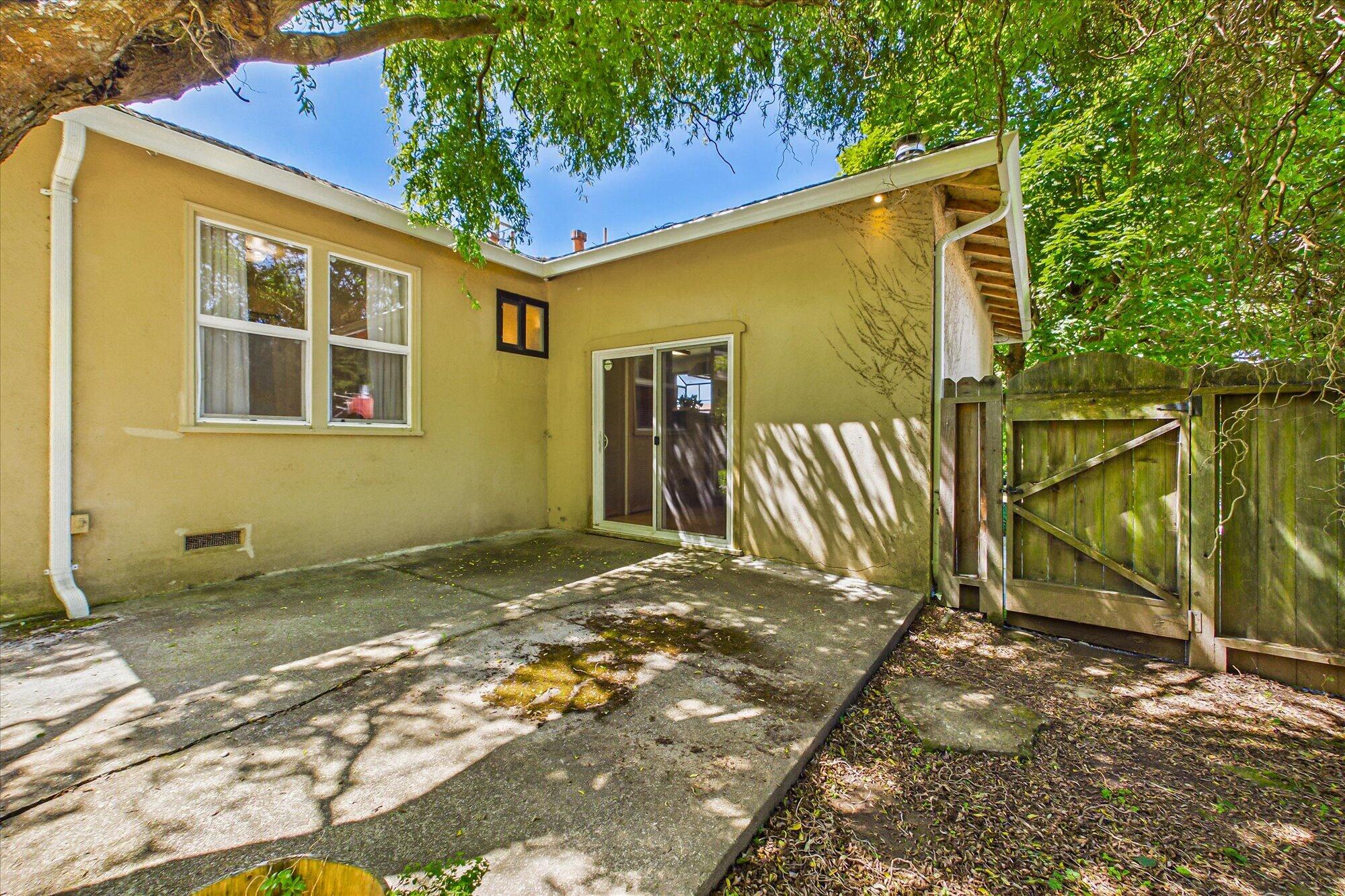 1754 Virginia Way
